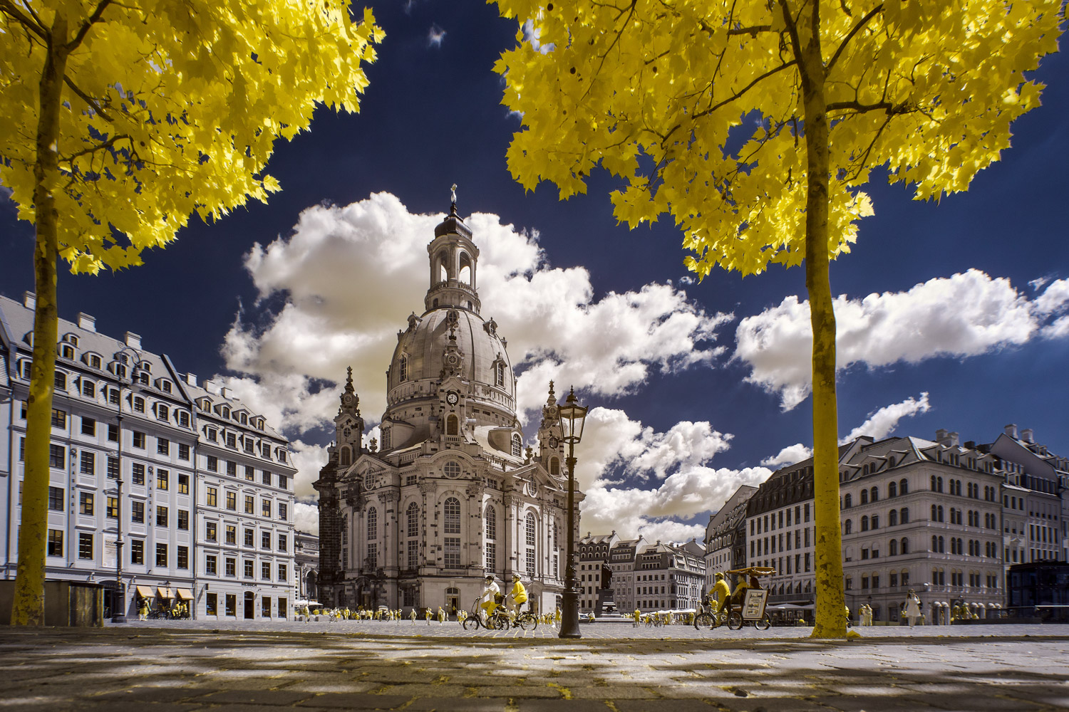 Die Frauenkirche in Dresden als 630 nm Infrarotfotografie